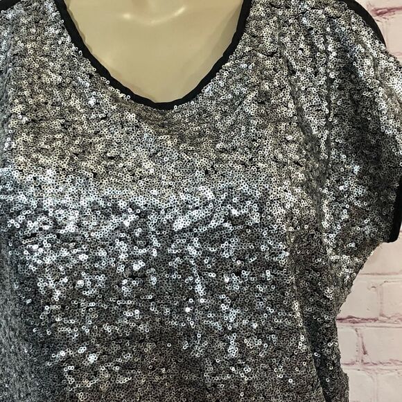 Chole K Silver sequin top with a sheer back - Picture 2 of 5